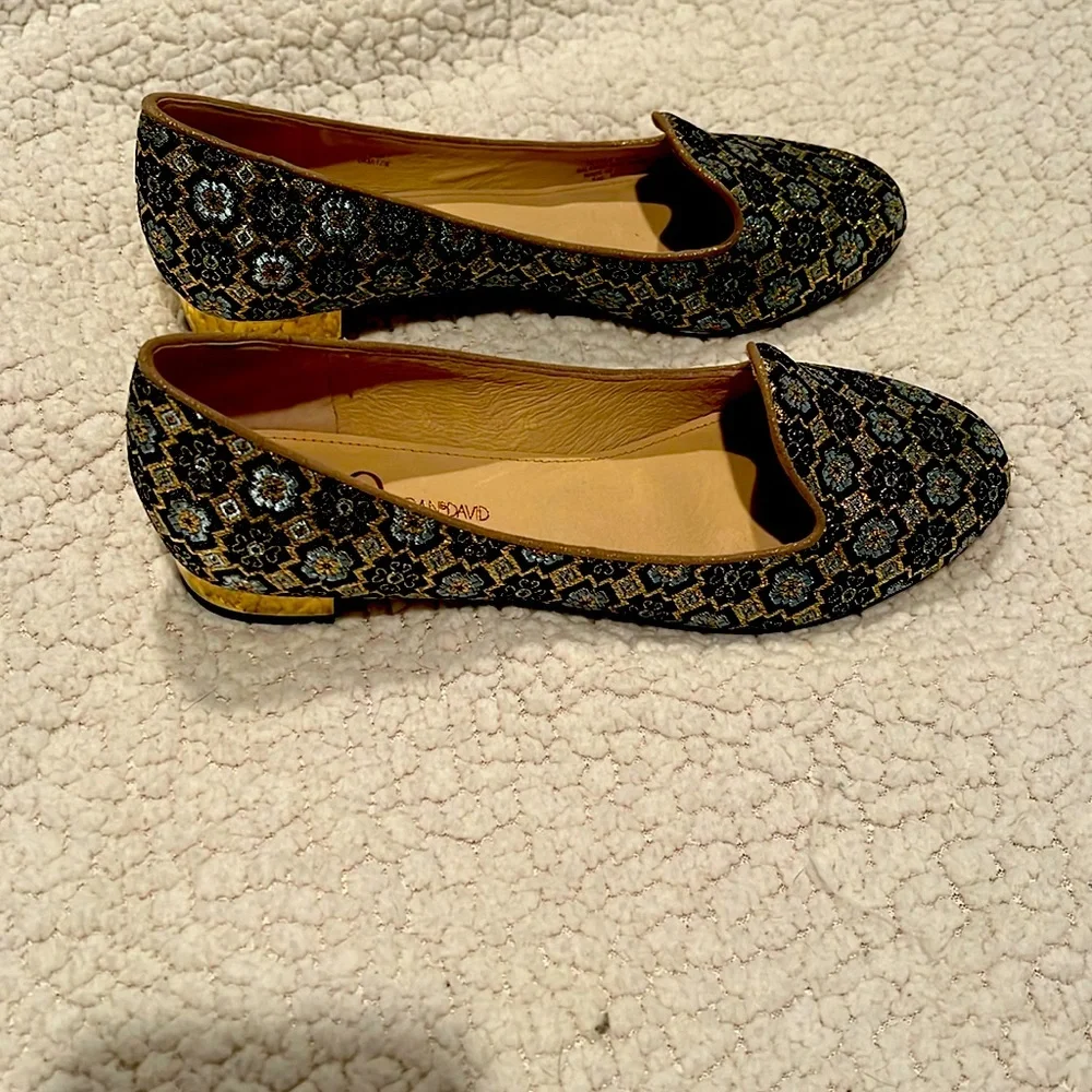 J&G Joan@David Shoes - Picture 3 of 6